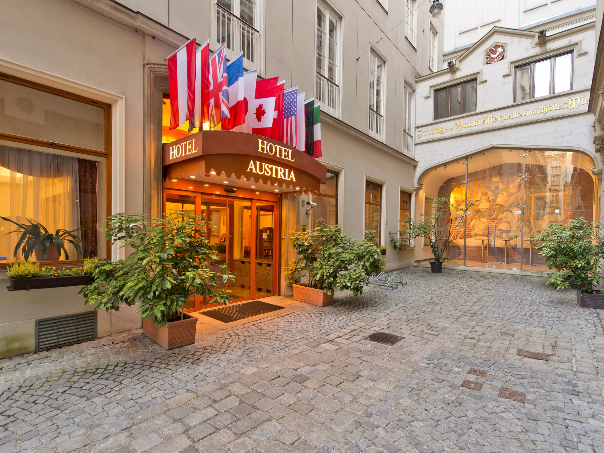 Eingang Hotel Austria Wien © Christian M. Kreuziger