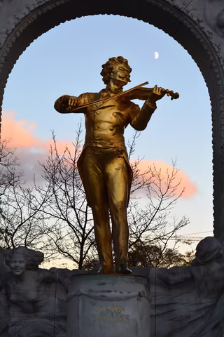 Johann Strauss Statue